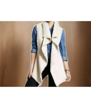 Women's Knox Rose Faux Suede Sherpa Vest  off-white/ ivory color Size Small